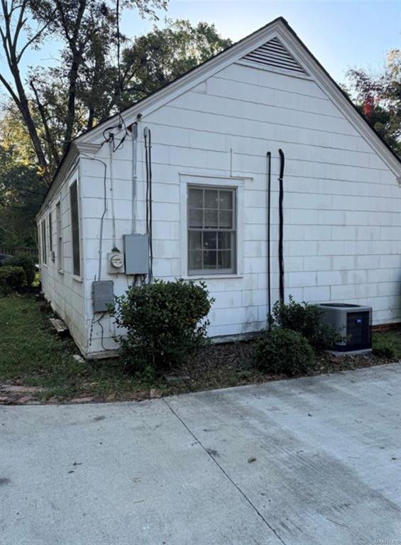 Building Photo - 2024 Ridge Ave