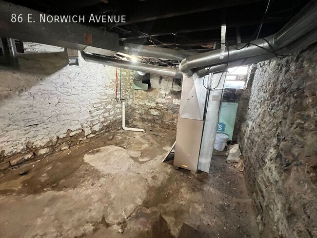 Building Photo - 86 E Norwich Ave