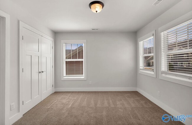 Building Photo - 1524 Trek St