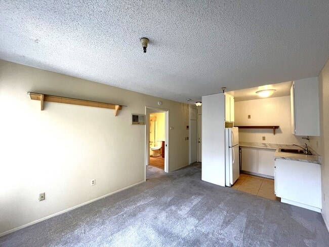 Building Photo - 1BR/1BA North Park Condo - 55+ Community, ...