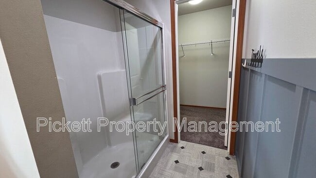 Building Photo - 2523 Filbert Ave