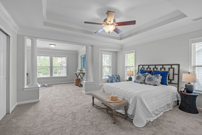 Building Photo - Stylish 2BR+Office (Optional 3rd Bedroom),...