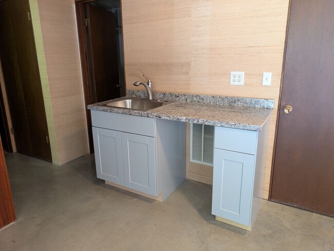 Building Photo - 714 Sapp Rd