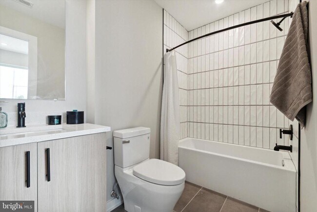 Building Photo - 308 W Chelten Ave