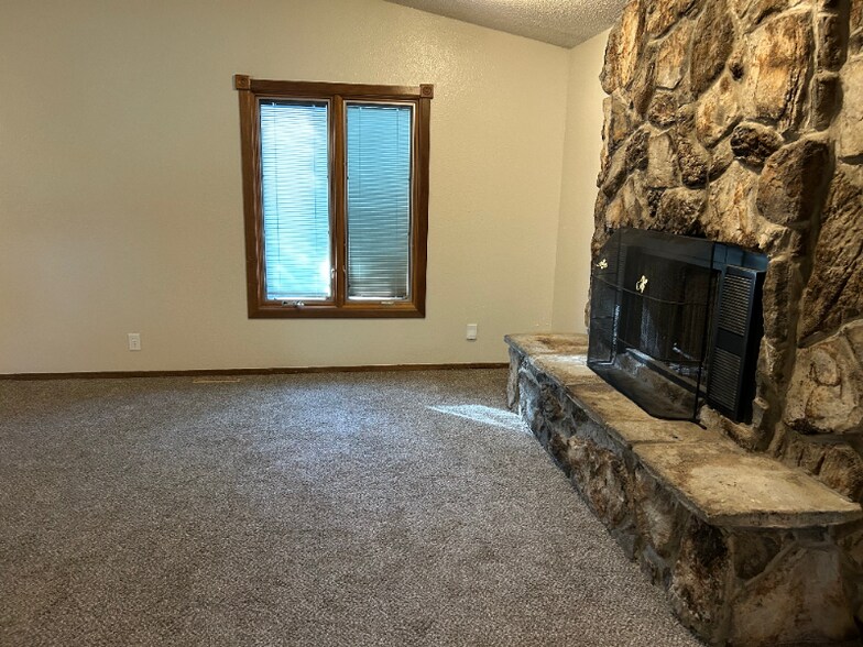 Building Photo - 322 Ranger Ave