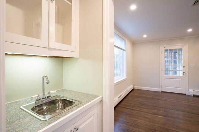 Building Photo - Entire House on 1 Acre of Land! - 8 Bedroom