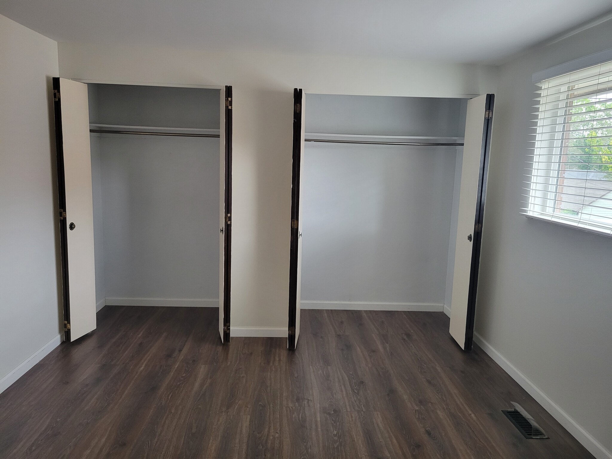 Building Photo - 1208 S 900 E
