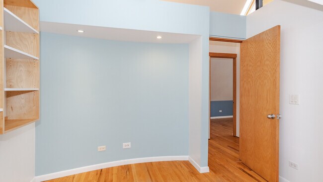Building Photo - 343 Ashland Ave