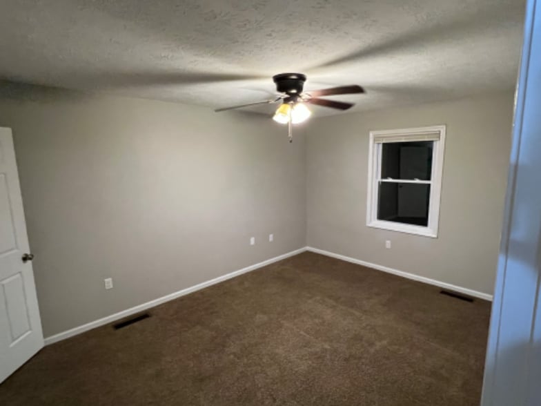 Building Photo - 103 Molloy Ct