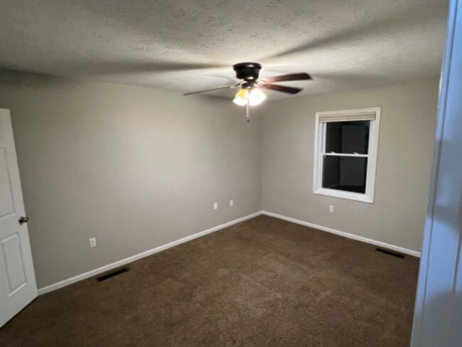 Building Photo - 302 Molloy Ct