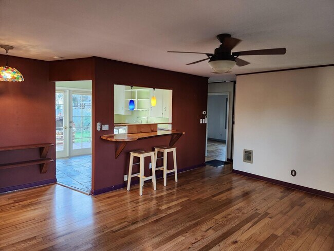 Building Photo - zoeb01