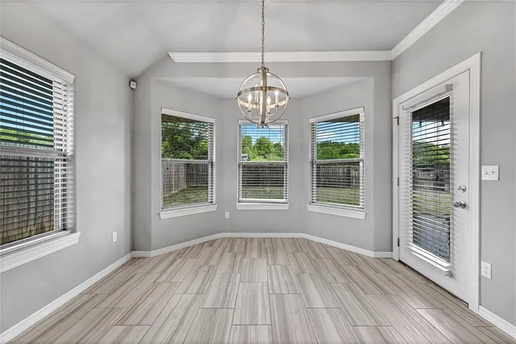 bay window dining room - 2852 W Featherock Way