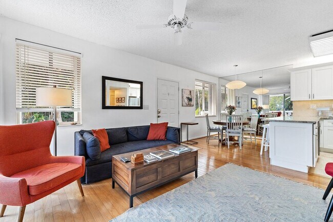 Building Photo - 353 S US Hwy 1