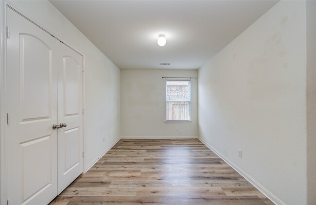 Building Photo - 1315 Diamond Drape Dr