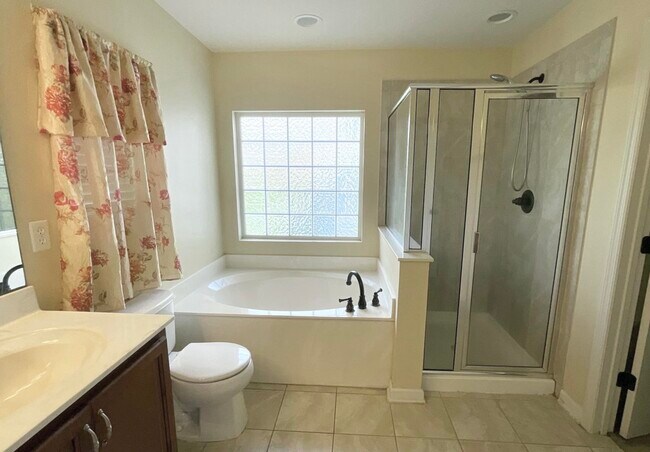 Building Photo - 133 Camden Cay Dr