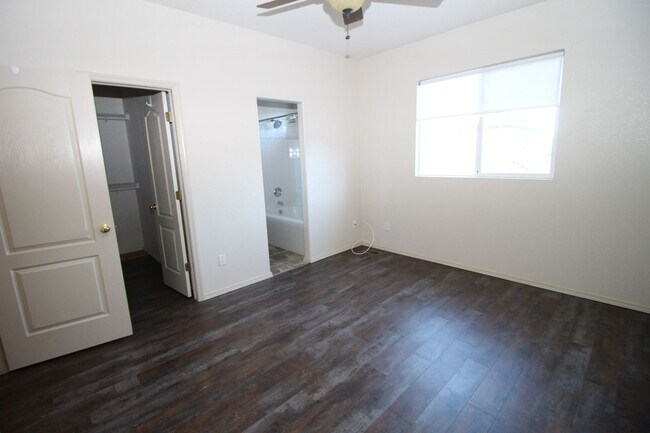 Building Photo - 3348 Apogee View