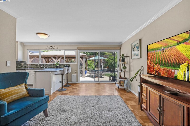 Building Photo - 590 Cinnabar Dr