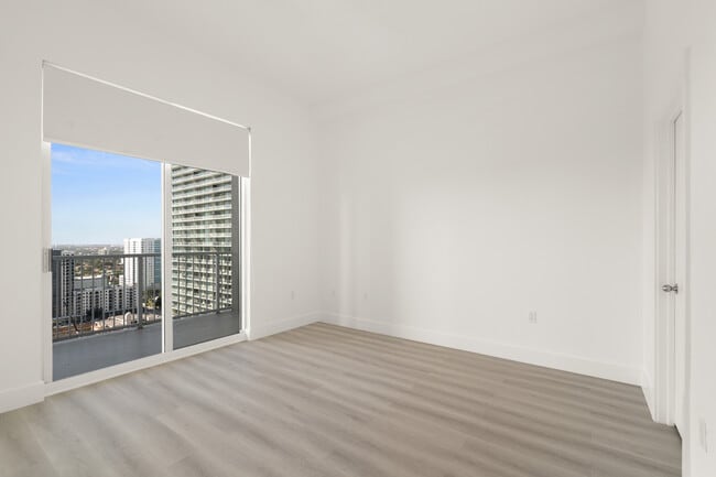 Building Photo - 1250 S Miami Ave