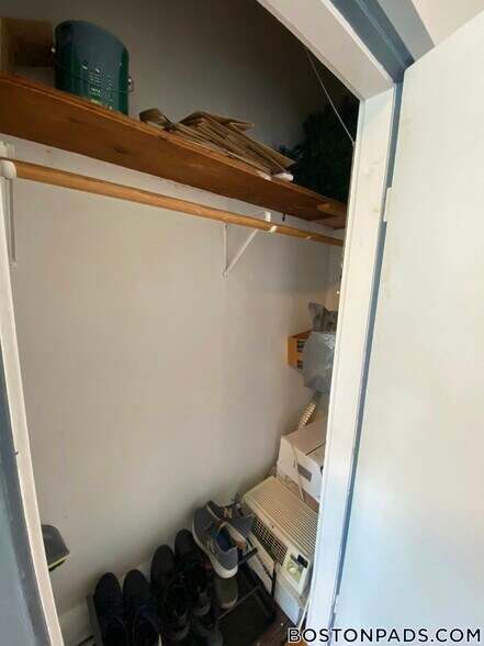 Building Photo - 110 Willow St