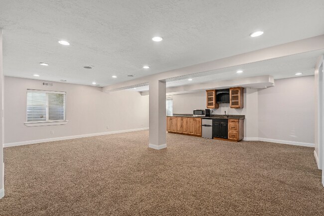 Building Photo - 8259 6555 W