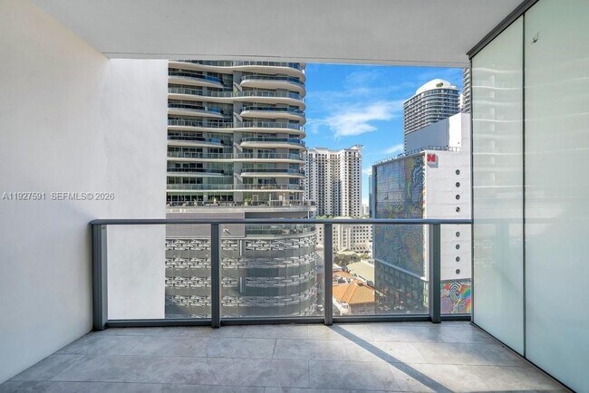 Building Photo - 1010 Brickell Ave