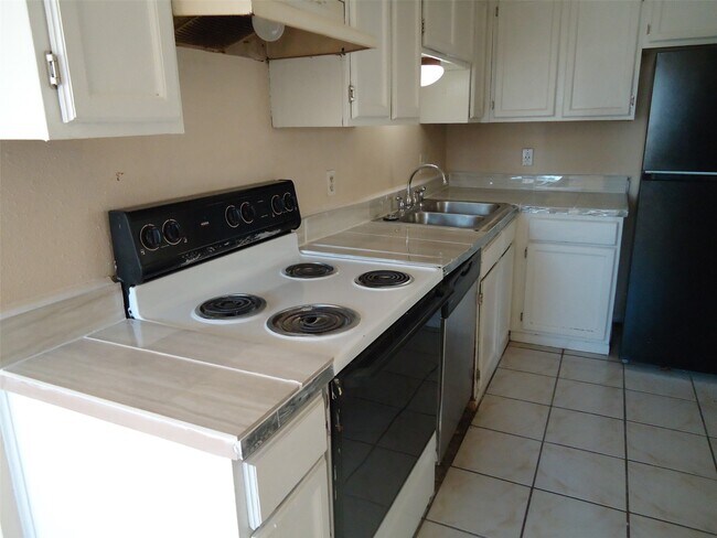 Building Photo - 18539 Lippizaner Dr
