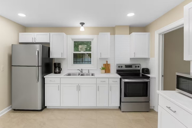 Building Photo - 1914 S Heights Ave