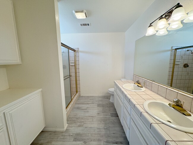 Building Photo - 14957 Mandan Rd