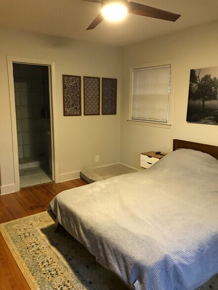 Master Bedroom - 1915 Birchcrest Dr