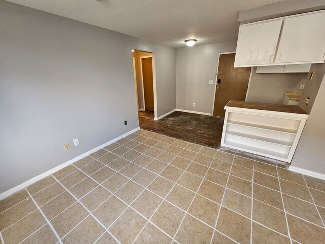 Building Photo - 1885 N Taylor Rd