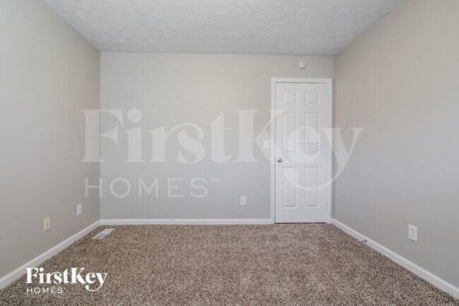 Building Photo - 6403 Flat Rock Dr