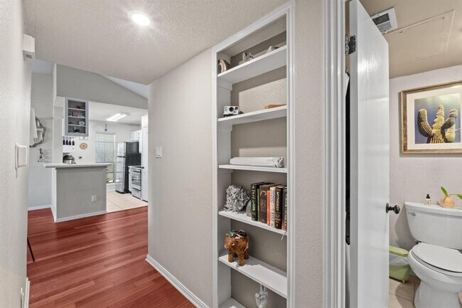 Building Photo - 1601 Faro Dr