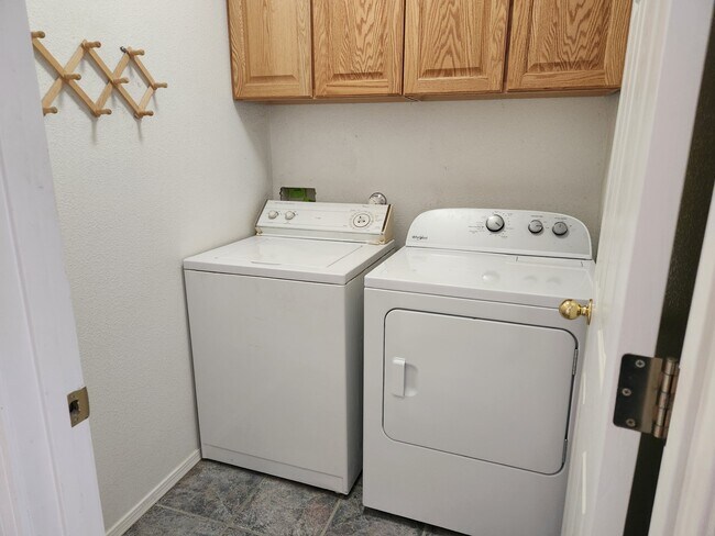 Building Photo - 7301 Quail Springs Pl NE