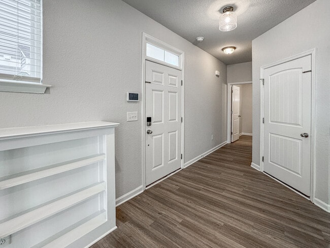 Building Photo - RENOVATED 4 BEDROOM/3 BATH IN VIRGINIA BEACH! READY FOR RENT!!