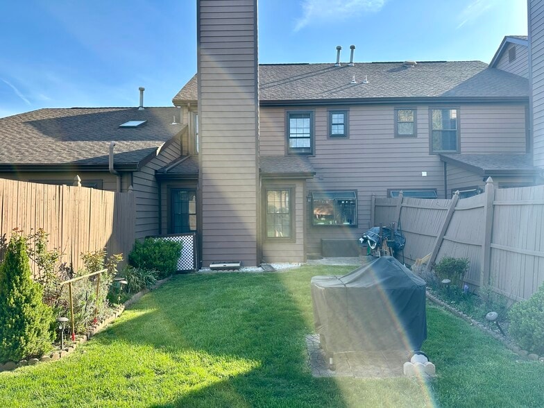 Building Photo - 15 Gallo Ct