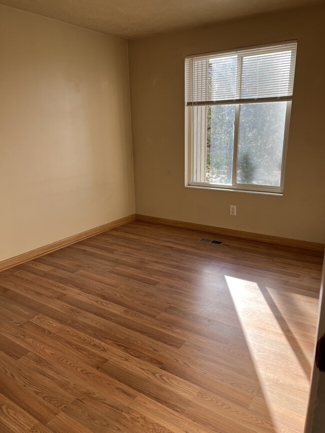 Building Photo - 2333 Cliff Swallow Dr