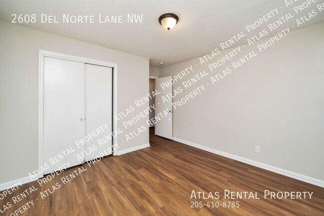 Building Photo - 2608 Del Norte Ln NW