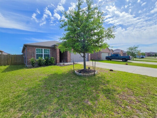 Building Photo - 332 Lone Mountain Dr