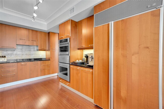 Building Photo - 3101 S Ocean Dr