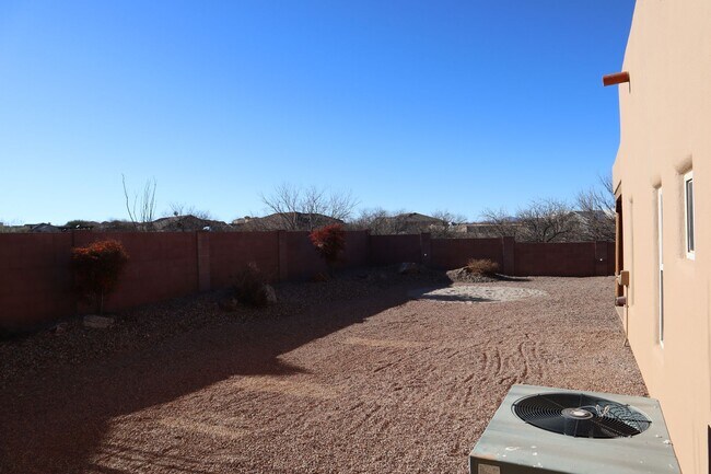 Building Photo - Your own resort! Elegant, Exclusive & Exquisite.