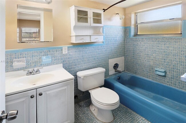 Building Photo - 133 SE 4th Ave