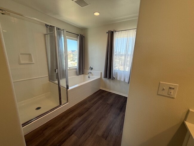 Building Photo - 2917 La Calle Audaz Ave