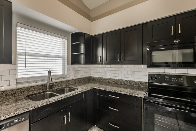 Building Photo - 13208 Sharondale Ct