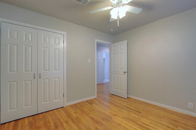 Building Photo - 5611 Arboles Dr