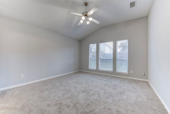 Building Photo - 9026 Eaglecove Dr