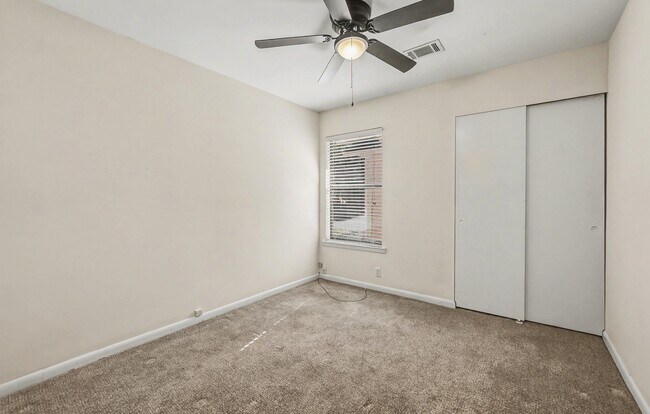 Building Photo - 2003 Stone Marten Dr