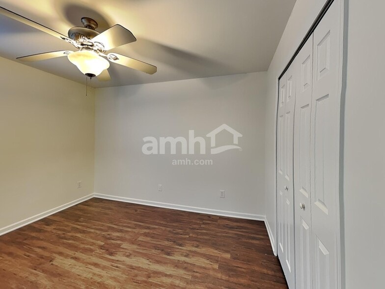 Building Photo - 15516 Crossing Gate Dr