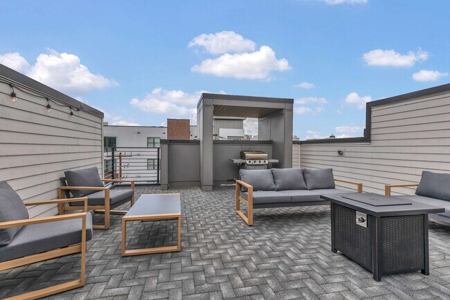 Building Photo - 1122 Argyle Ave