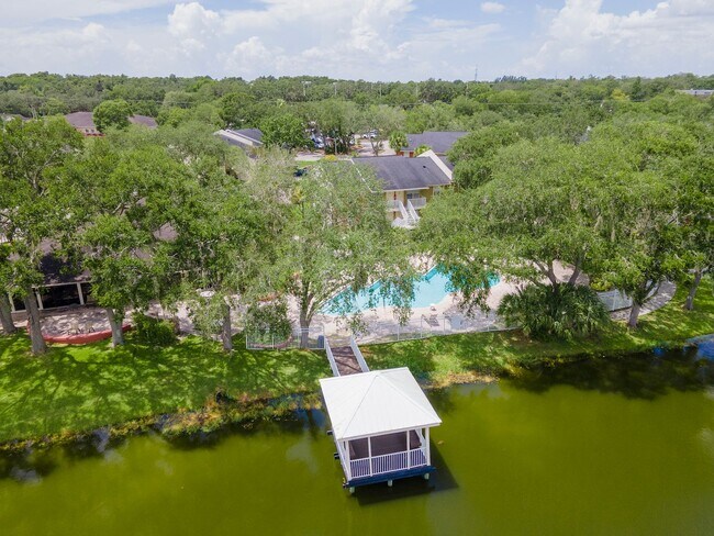 Building Photo - Ground Floor 1 BR + Den in Brandon with Resort Amenities