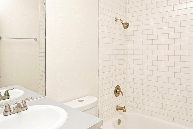 Building Photo - 6906 Deep Cir